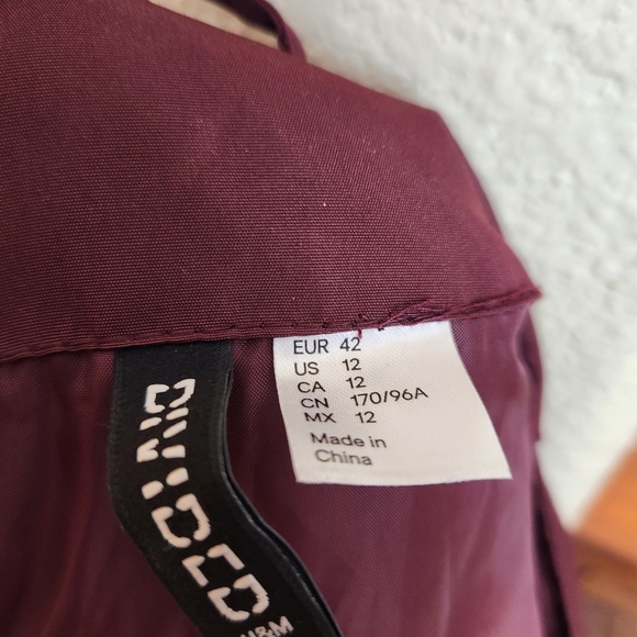 H&M Burgundy Satin Puffer Quilted Jacket Size 12 - Picture 3 of 6
